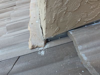 Tile and wall-junction details in Coral Springs.