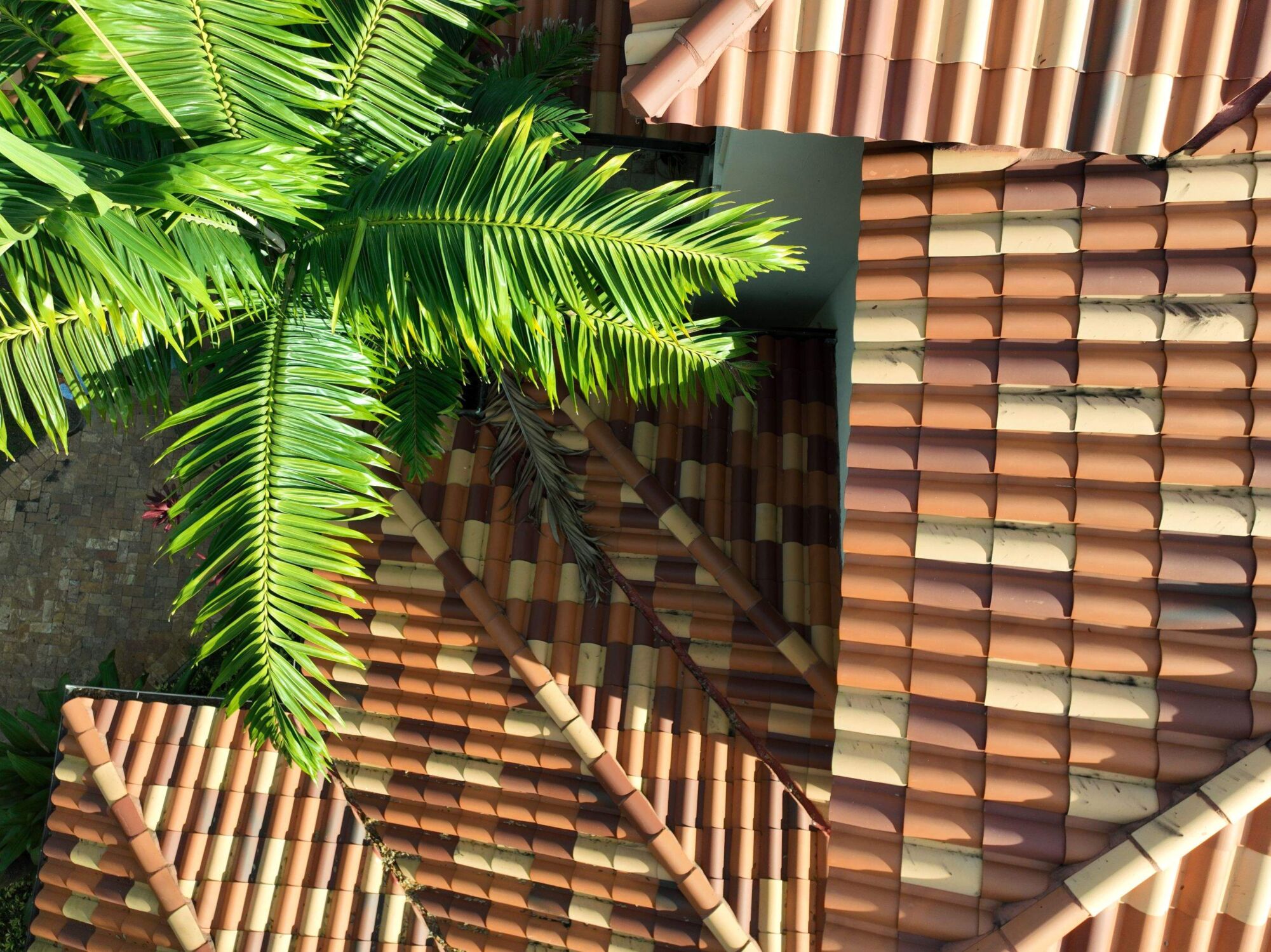 Luxury roofing in Pinecrest